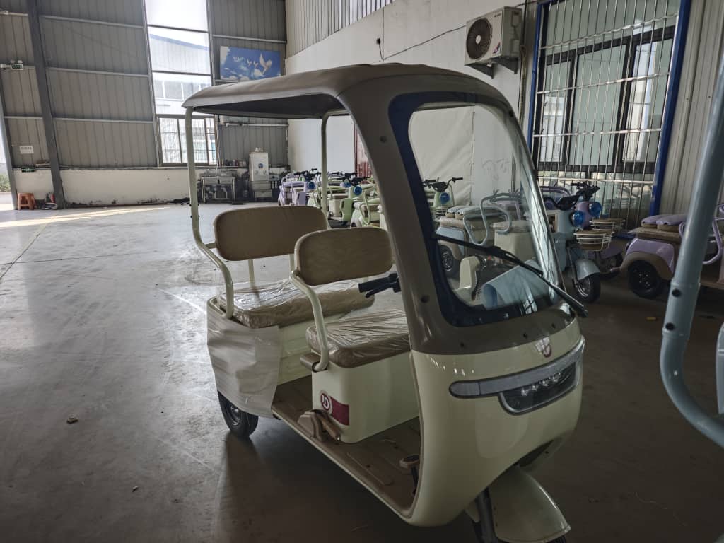 Junheng 600W electric tricycle for personal transport