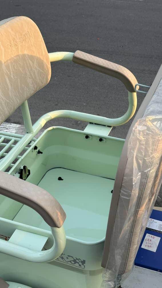 Junheng V5 electric tricycle in green color